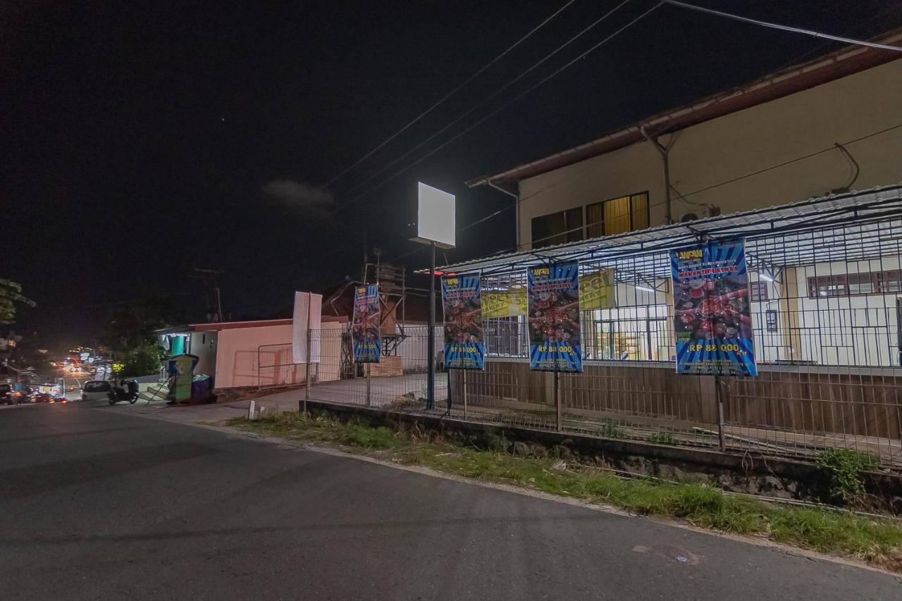 Reddoorz Plus At Bukit Cinta Street Balikpapan Klandasan Kecil المظهر الخارجي الصورة