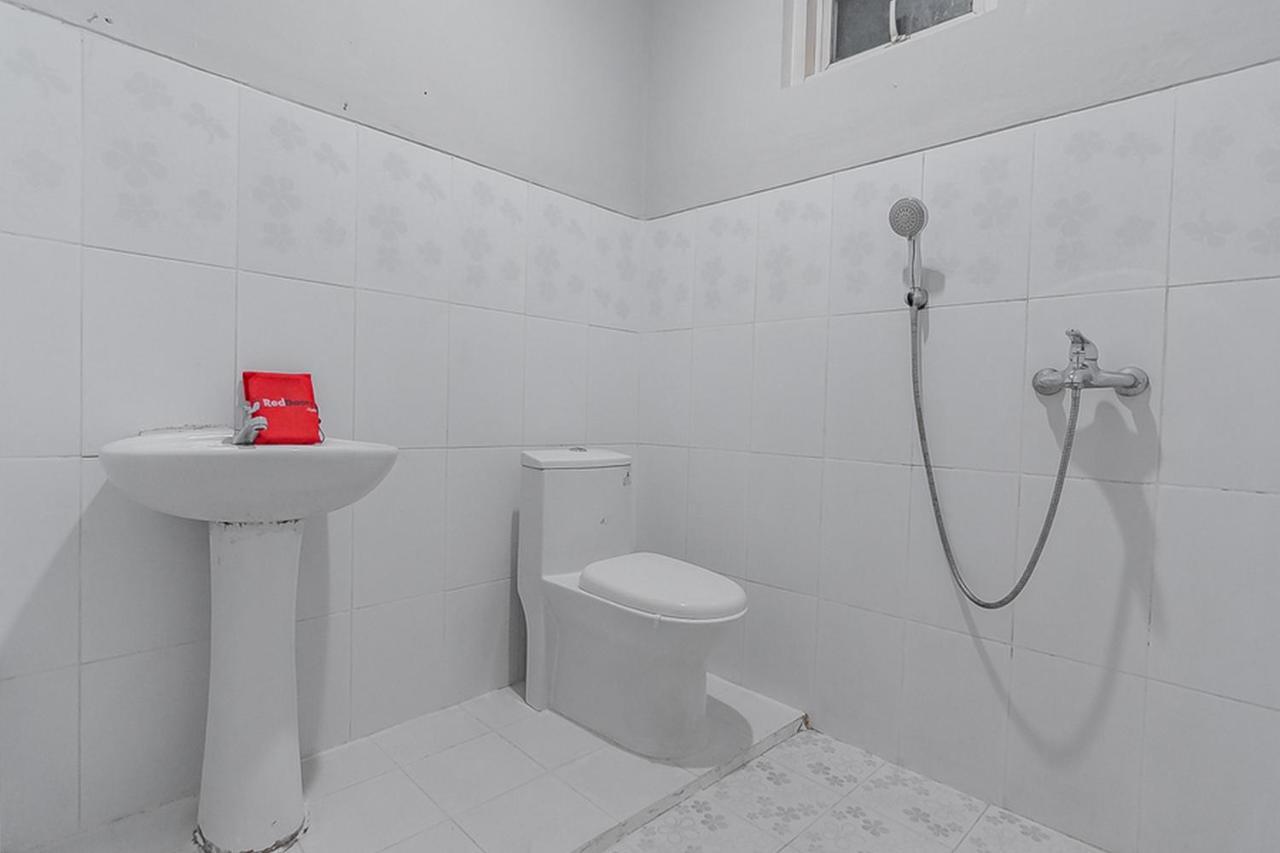 Reddoorz Plus At Bukit Cinta Street Balikpapan Klandasan Kecil المظهر الخارجي الصورة